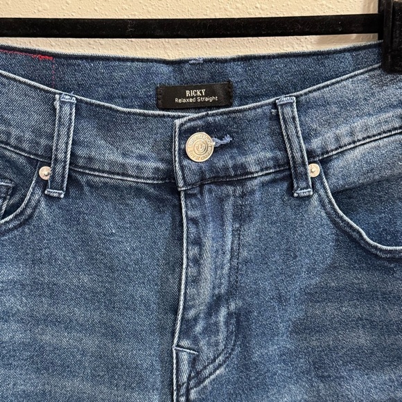 True Religion NWT 32 Medium Wash Ricky SN Relaxed Straight Cut Off Denim Shorts - Picture 6 of 9